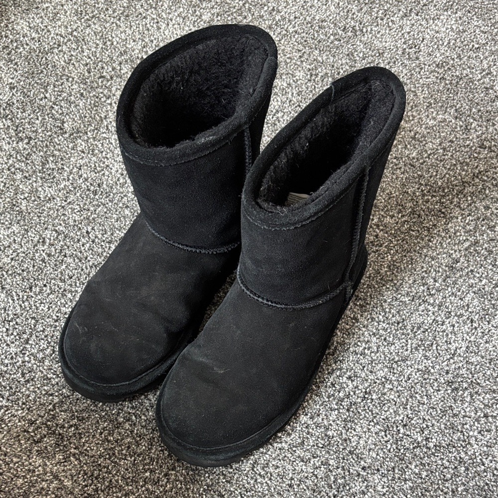 Black Bearpaw boots